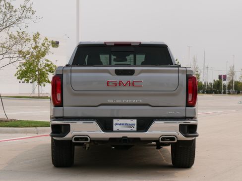 Used 2025 GMC Sierra 1500 SLT AWD/4WD image 8
