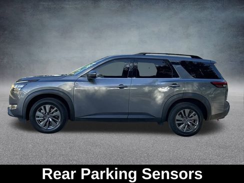 Used 2023 Nissan Pathfinder SV image 9