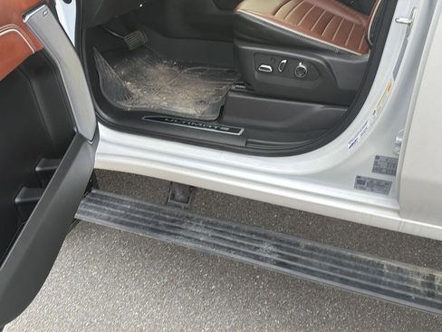 Used 2024 GMC Sierra 3500 Denali Ultimate image 13