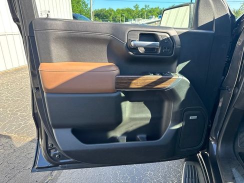 Used 2021 Chevrolet Silverado 1500 High Country AWD/4WD image 15