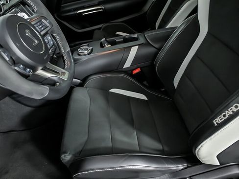 Used 2022 Ford Mustang Shelby GT500 w/ Carbon Fiber Track Pack RWD image 20