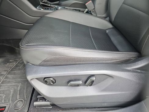 Used 2020 Volkswagen Tiguan SE AWD/4WD image 17