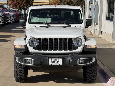 New 2025 Jeep Gladiator Sport image 3