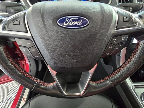 Used 2021 Ford Edge ST-Line image 23