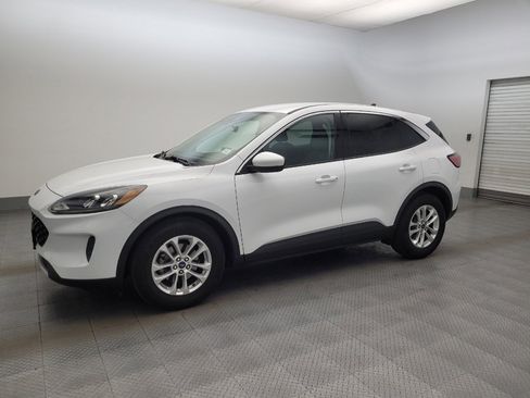 Used 2021 Ford Escape SE w/ Cold Weather Package FWD image 2