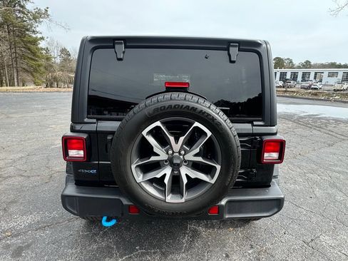 Used 2024 Jeep Wrangler Unlimited w/ Convenience Group AWD/4WD image 5