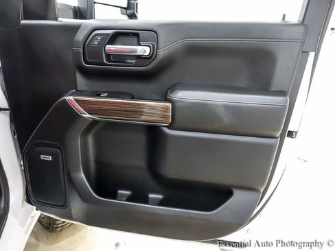 Used 2019 Chevrolet Silverado 1500 LT Trail Boss AWD/4WD image 31