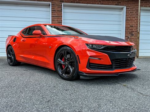 Used 2019 Chevrolet Camaro SS RWD image 25
