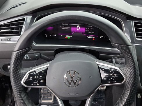 Used 2023 Volkswagen Tiguan SE R-Line image 19