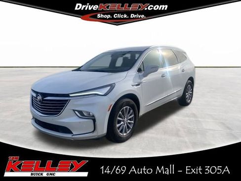 Used 2023 Buick Enclave Essence image 1