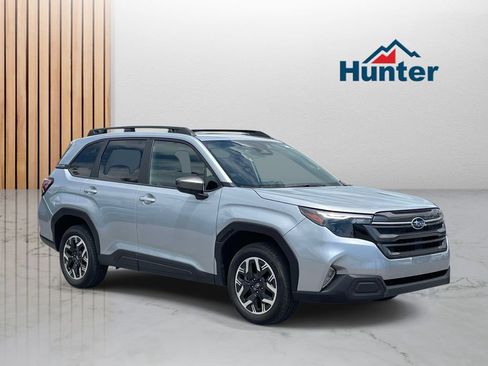 Certified 2025 Subaru Forester Premium AWD/4WD image 1