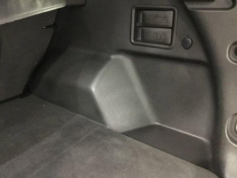 Used 2023 Chevrolet Equinox LT w/ Driver Convenience Package image 18