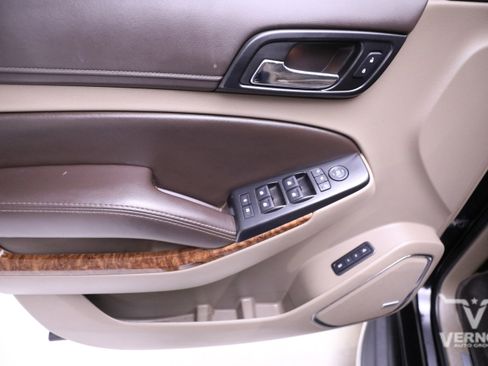 Used 2016 Chevrolet Suburban LTZ image 20