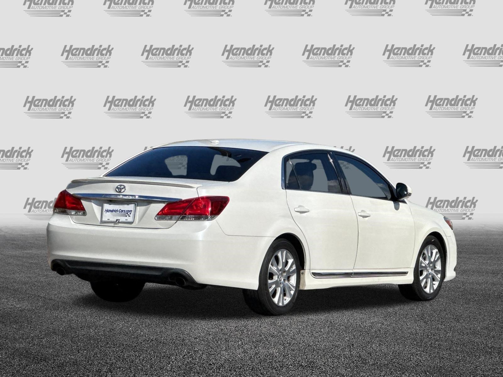 Used 2012 Toyota Avalon FWD image 5