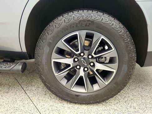 Used 2023 Chevrolet Tahoe Z71 w/ Luxury Package image 9