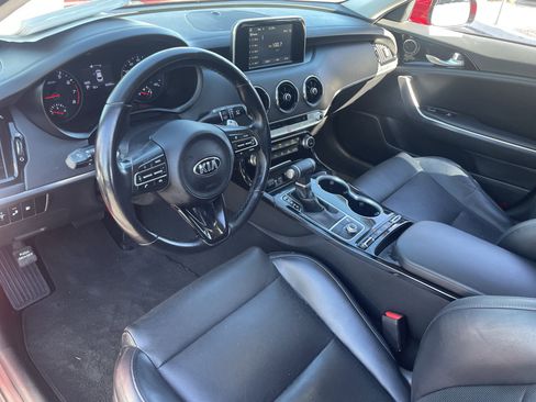 Used 2019 Kia Stinger image 16