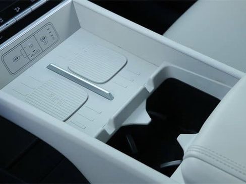 Certified 2025 Hyundai Santa Fe SEL image 19