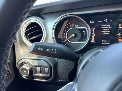 Used 2020 Jeep Wrangler Unlimited Sahara w/ Uconnect 4C Nav & Sound Group AWD/4WD image 38