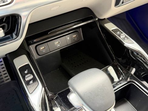 Used 2023 Kia Sorento SX image 25