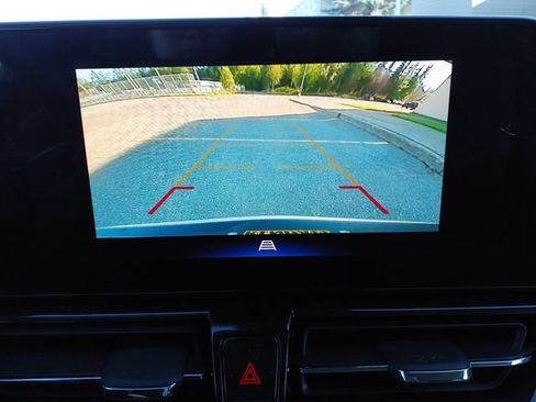 Used 2025 Chevrolet TrailBlazer LT w/ Convenience Package AWD/4WD image 16