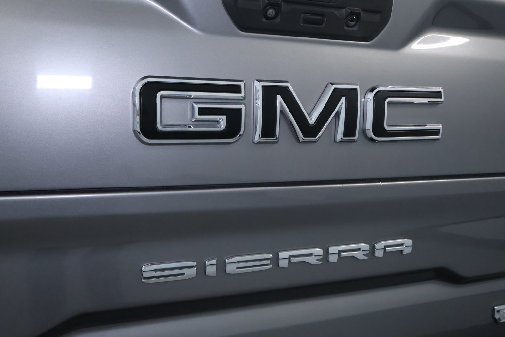 Used 2021 GMC Sierra 1500 Elevation w/ X31 Off-Road Package AWD/4WD image 8