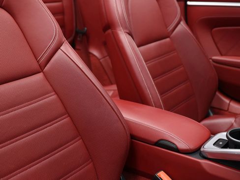 Used 2022 Porsche 911 Carrera image 92