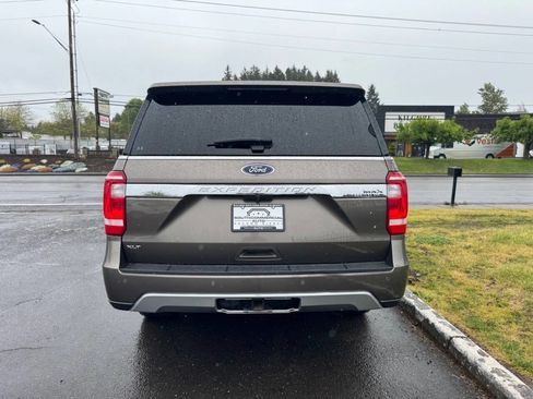 Used 2019 Ford Expedition Max XLT w/ Equipment Group 201A AWD/4WD image 4