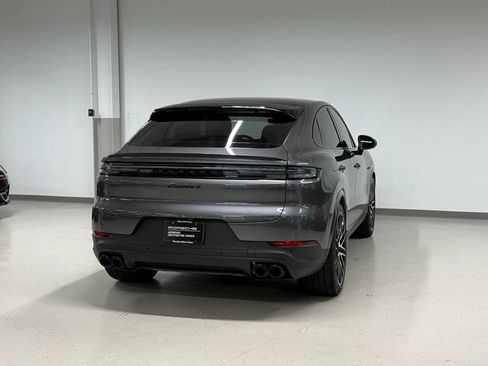 Certified 2024 Porsche Cayenne S AWD/4WD image 8