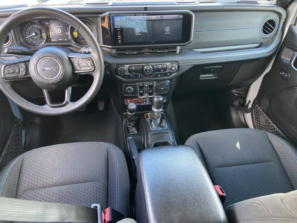Used 2024 Jeep Wrangler Unlimited Rubicon 4xe AWD/4WD image 15