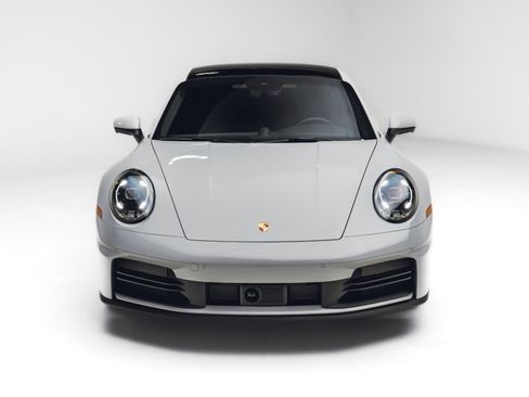 Used 2025 Porsche 911 Carrera RWD image 3