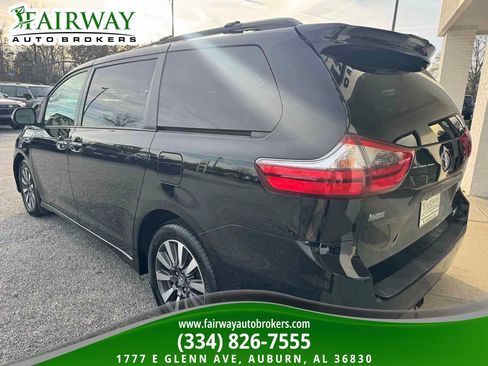 Used 2020 Toyota Sienna Limited Premium w/ Carpet Mat Package AWD/4WD image 8