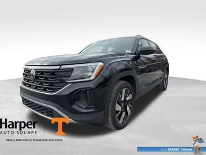 Used 2025 Volkswagen Atlas Cross Sport SE w/ Panoramic Sunroof Package