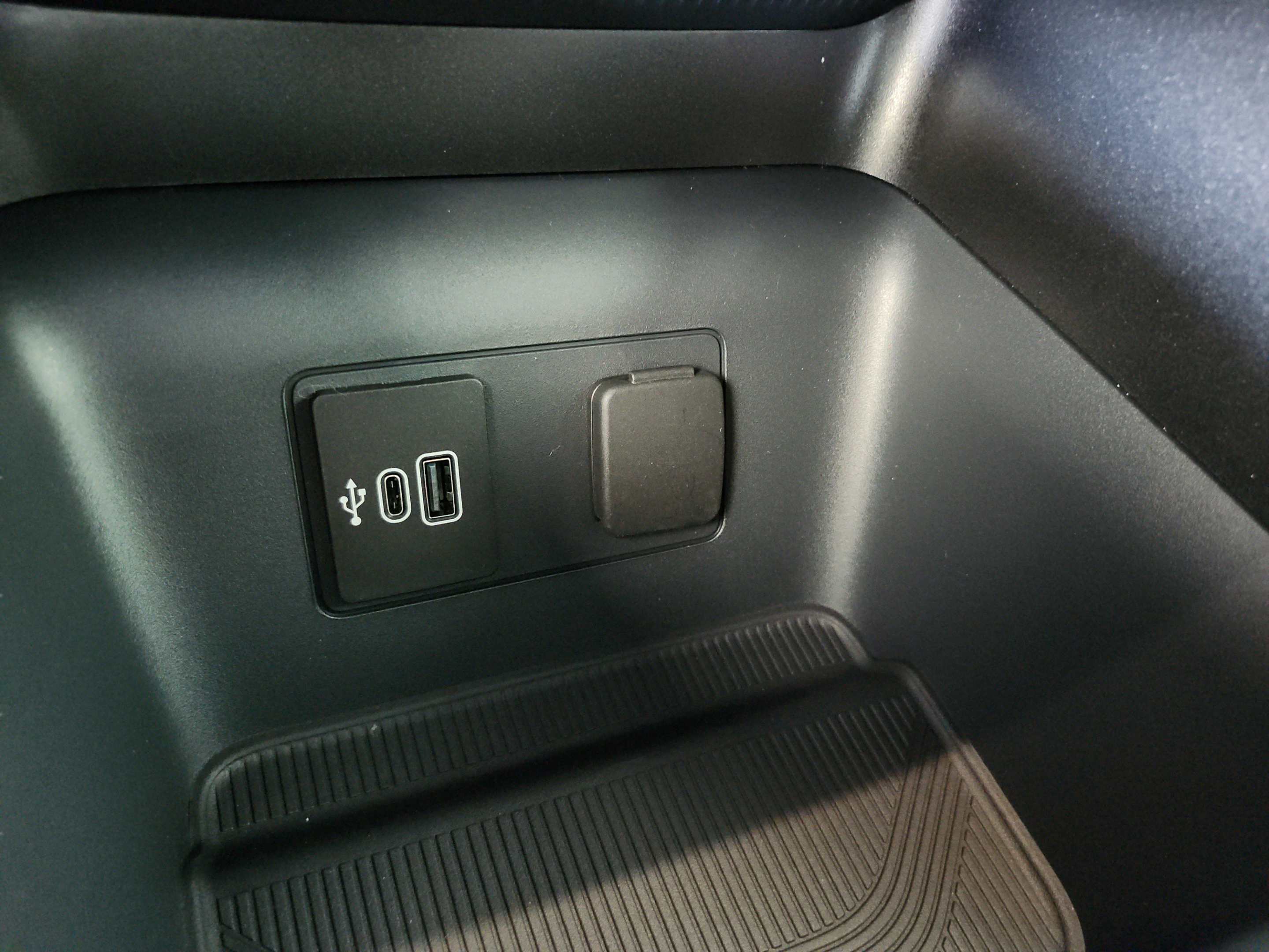 New 2026 Ford Explorer ST-Line w/ Premium Package RWD image 31