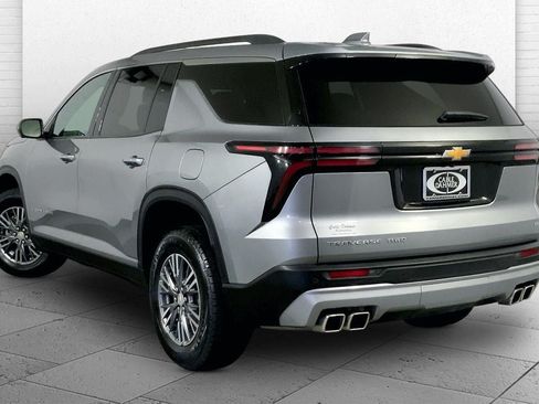 Used 2024 Chevrolet Traverse LT AWD/4WD image 13