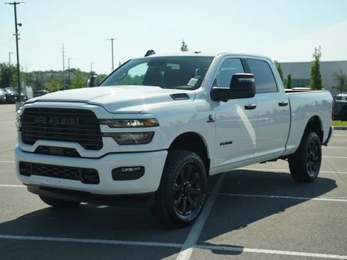 New 2026 RAM 2500 Big Horn AWD/4WD image 3