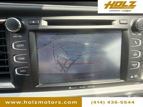 Used 2019 Toyota Highlander XLE AWD/4WD image 14
