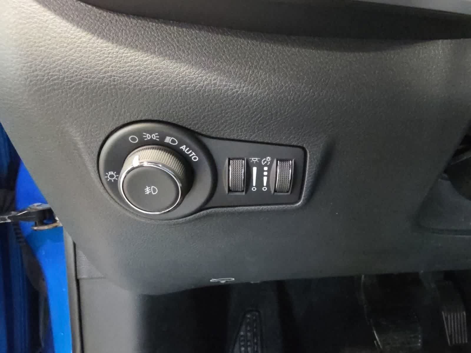 Used 2025 Jeep Compass Limited AWD/4WD image 26