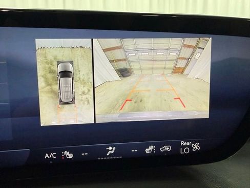 Used 2025 Buick Enclave Preferred AWD/4WD image 20
