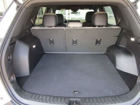 Used 2026 GMC Terrain Elevation w/ Elevation Premium Package FWD image 15