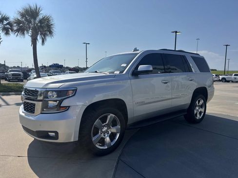 Used 2018 Chevrolet Tahoe LT w/ Luxury Package RWD image 3