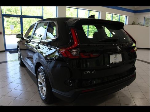 Certified 2024 Honda CR-V LX image 7