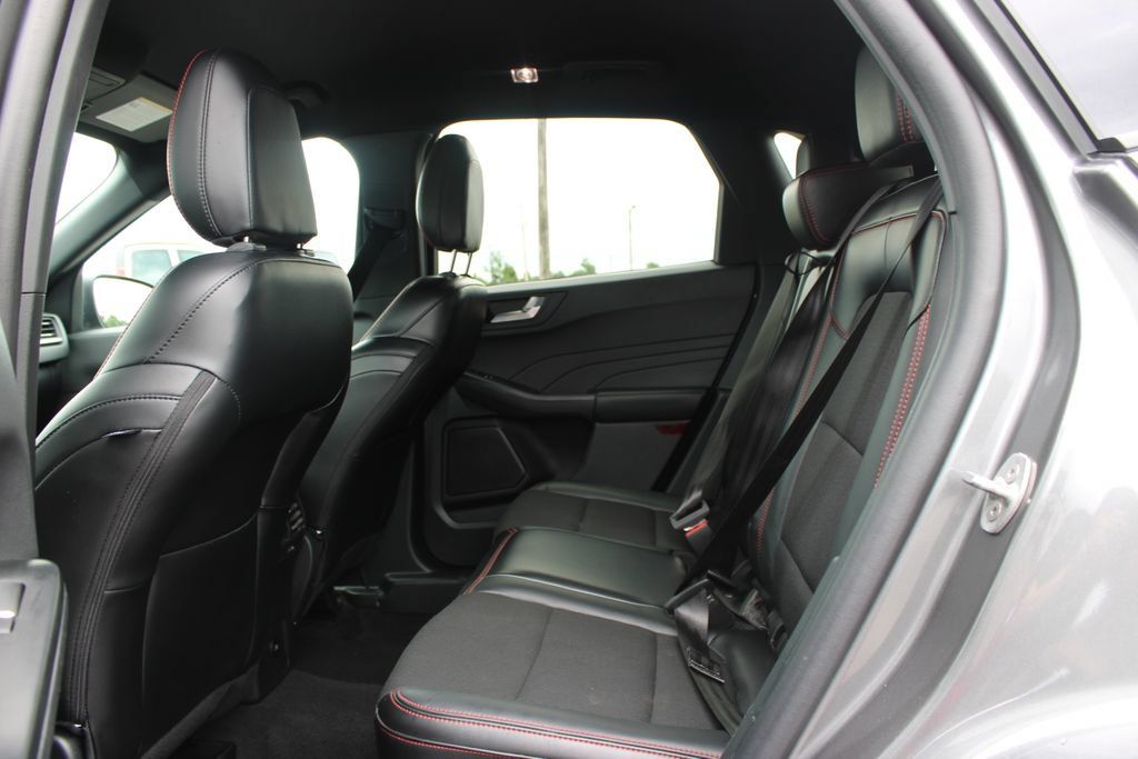 Used 2025 Ford Escape ST-Line FWD image 23