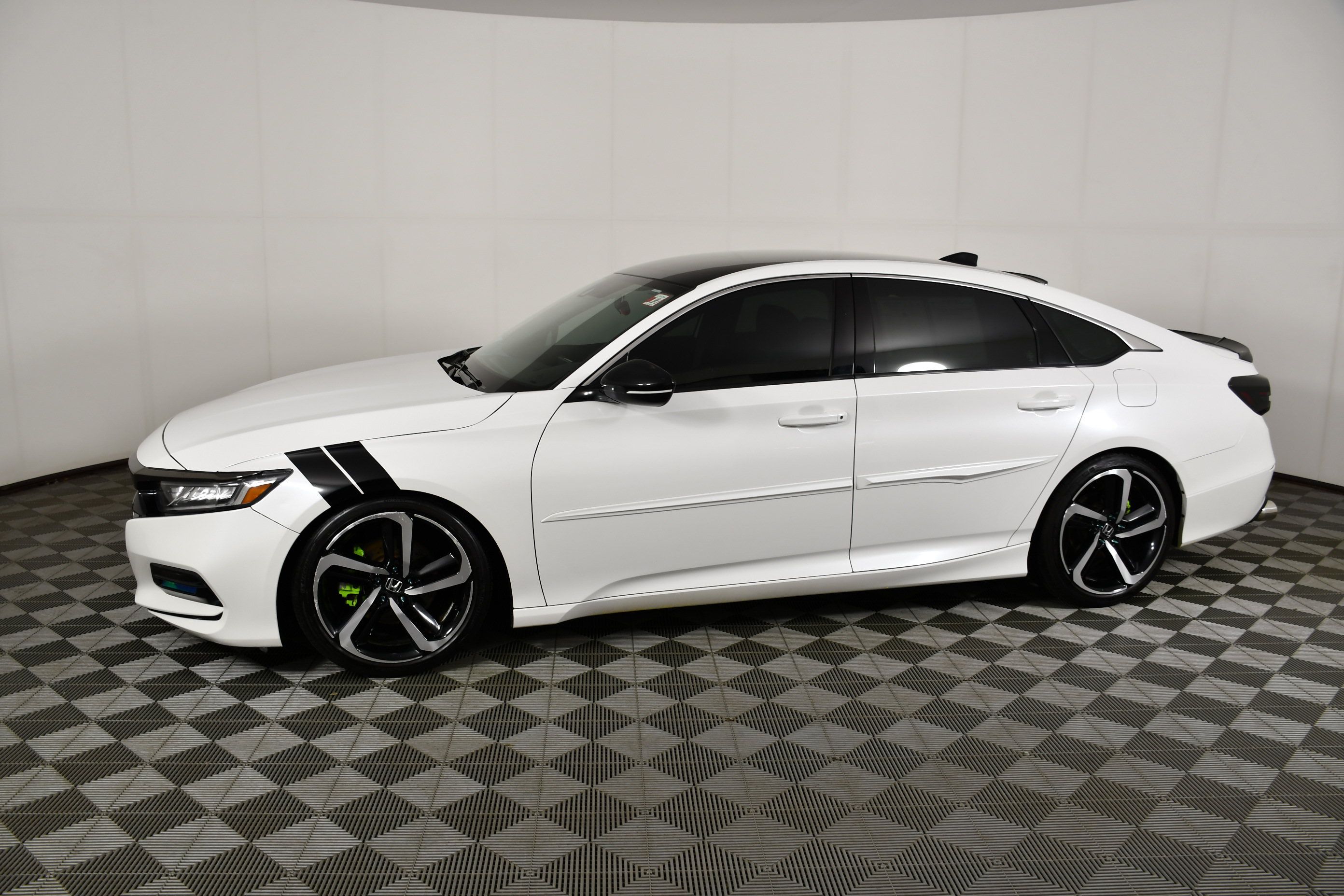 Used 2018 Honda Accord Sport image 9