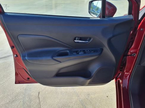 Used 2025 Nissan Versa SV FWD image 13