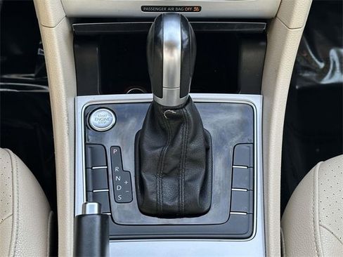 Used 2019 Volkswagen Passat 2.0T Wolfsburg image 14