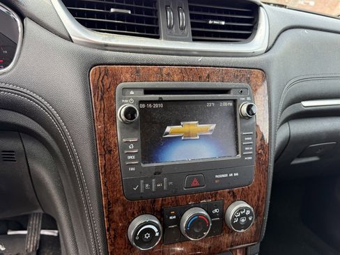 Used 2013 Chevrolet Traverse LT image 19