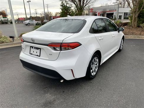 Used 2025 Toyota Corolla LE image 8
