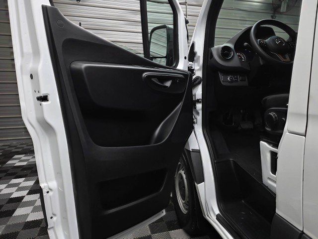 Used 2024 Mercedes-Benz Sprinter 2500 image 29