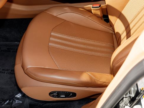 Used 2025 Aston Martin DBX 707 image 40