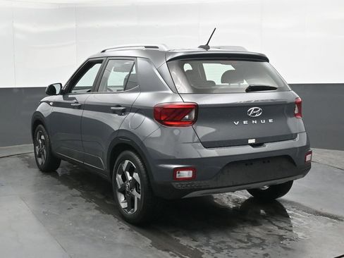 Used 2026 Hyundai Venue SEL FWD image 11